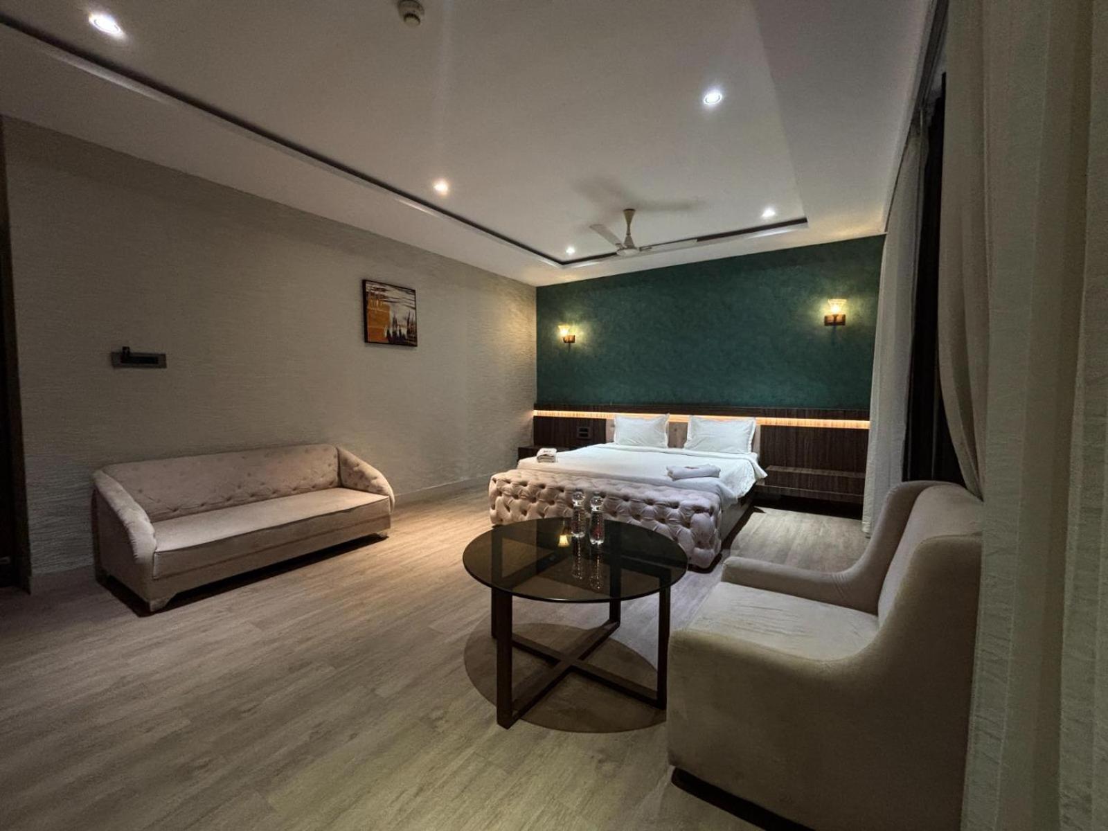 Hotel Elegant Inn Σουράτ Εξωτερικό φωτογραφία