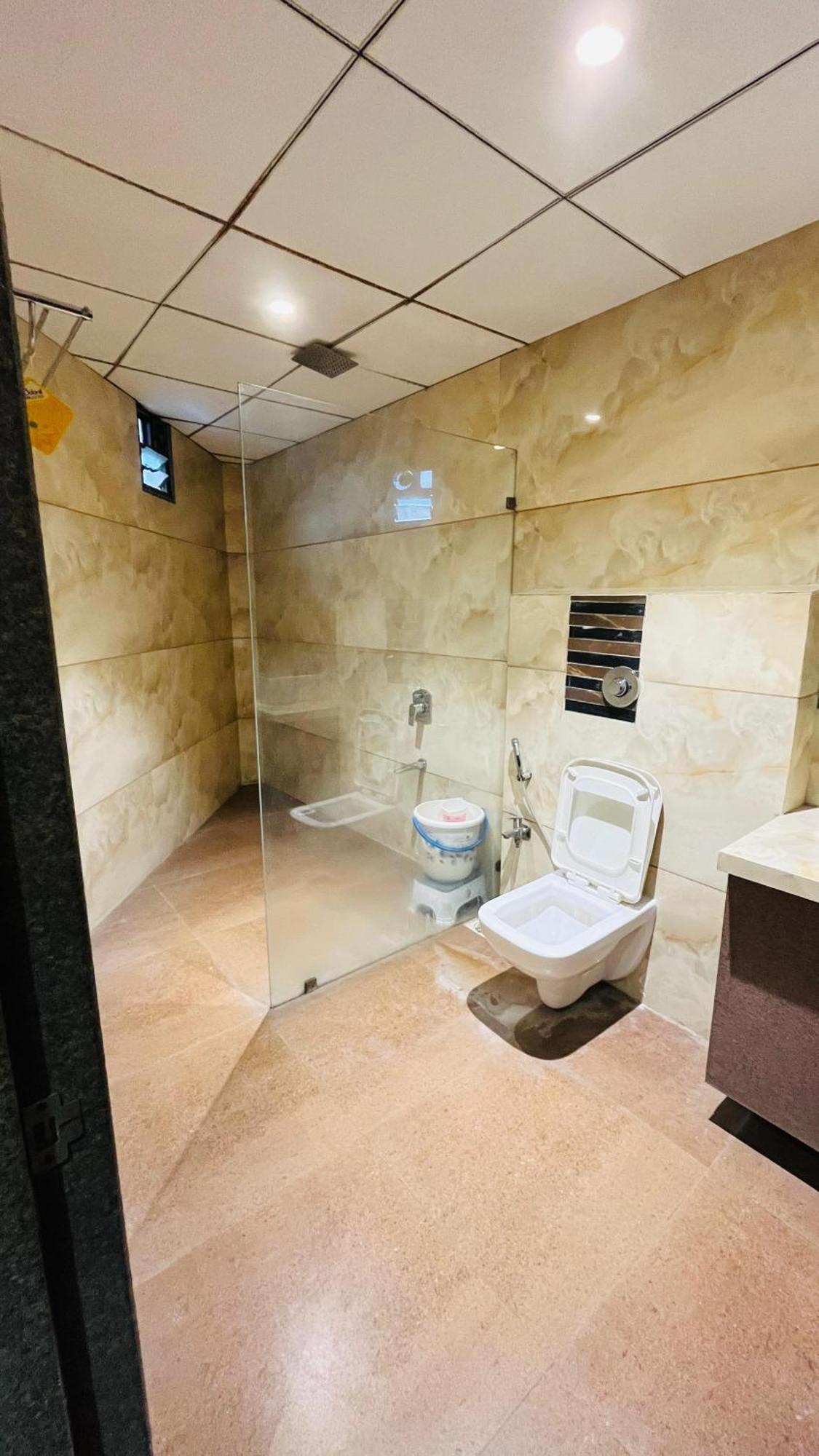 Hotel Elegant Inn Σουράτ Εξωτερικό φωτογραφία