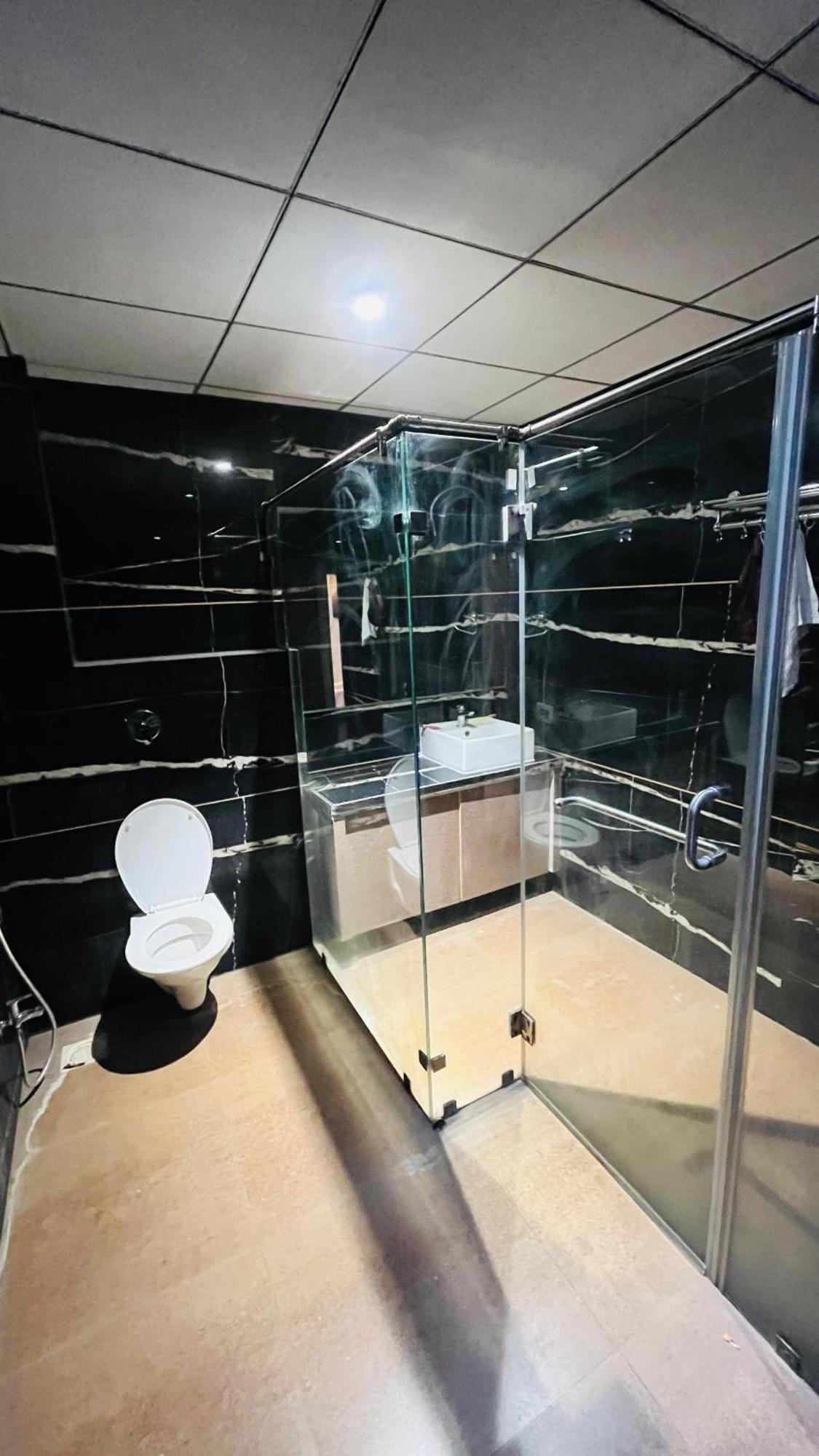 Hotel Elegant Inn Σουράτ Εξωτερικό φωτογραφία