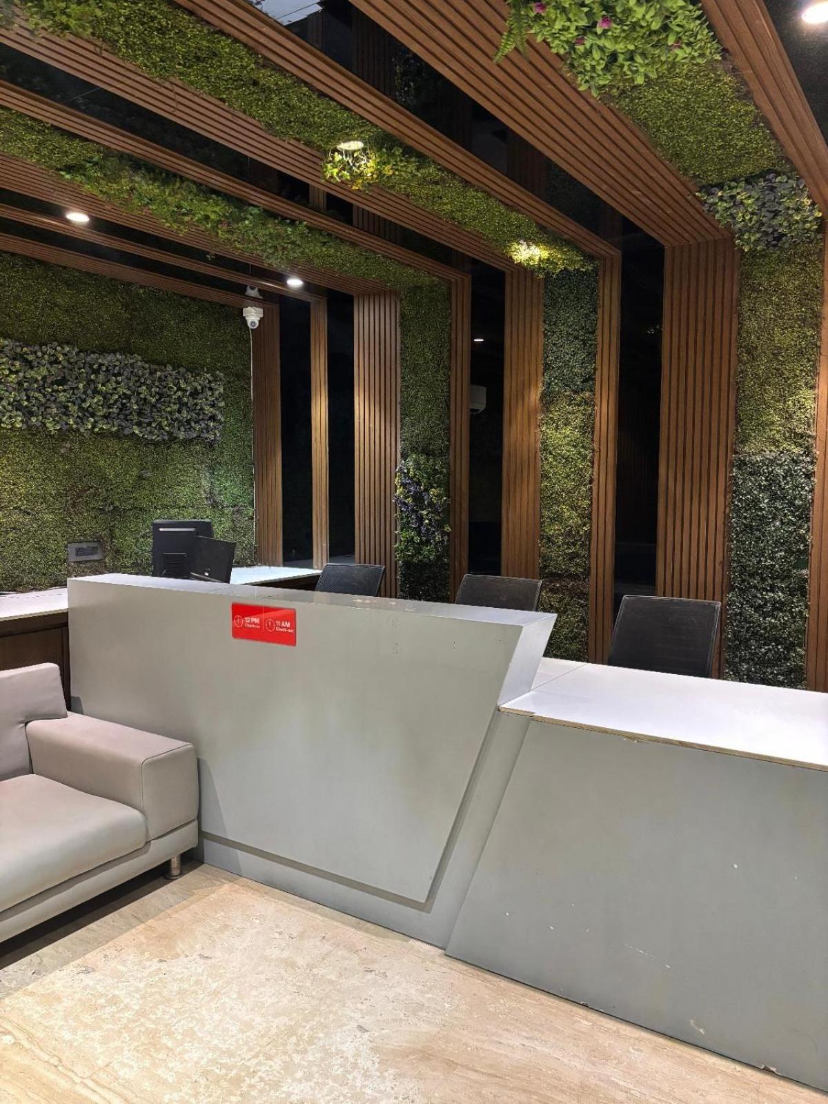 Hotel Elegant Inn Σουράτ Εξωτερικό φωτογραφία
