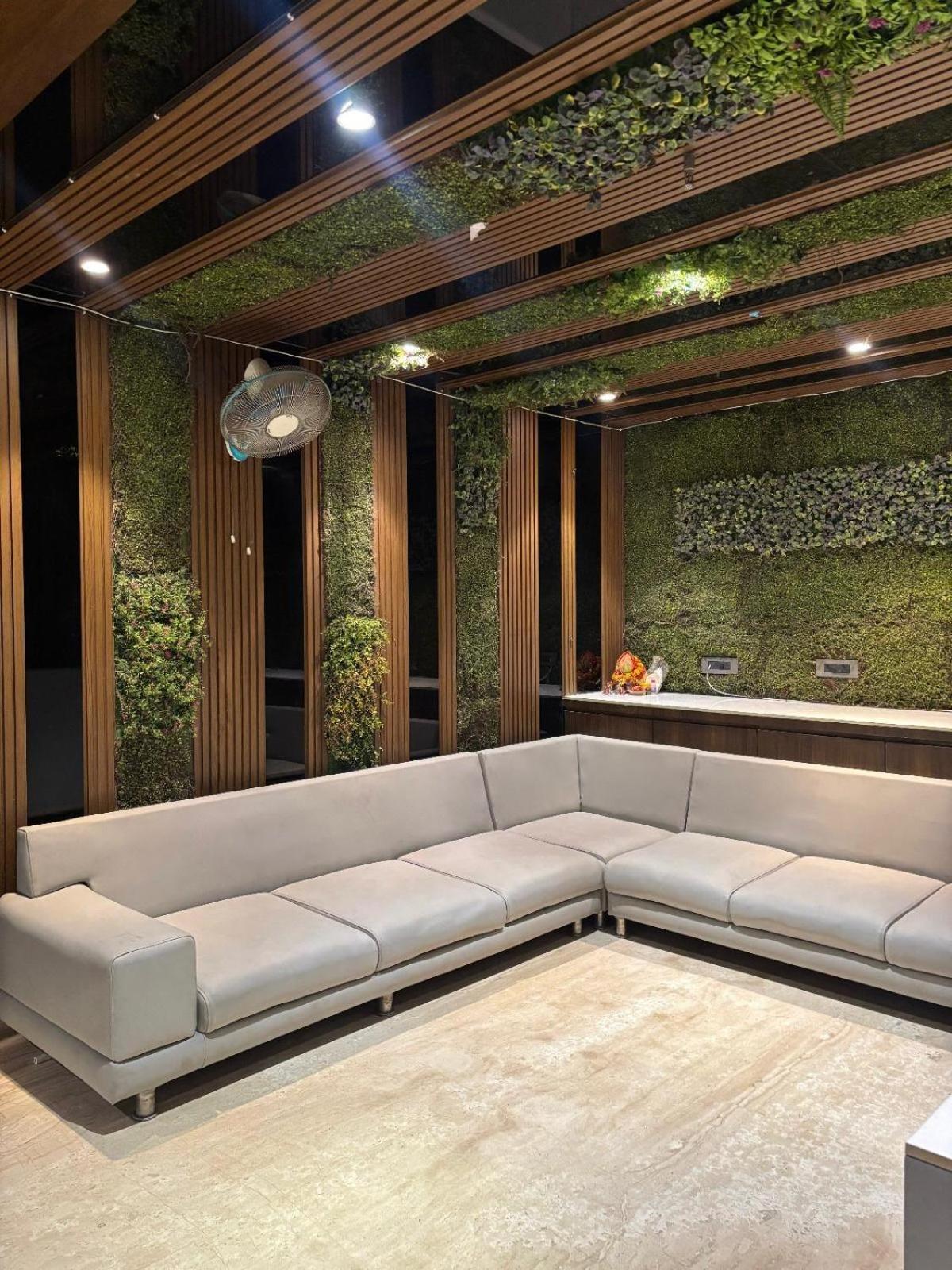 Hotel Elegant Inn Σουράτ Εξωτερικό φωτογραφία